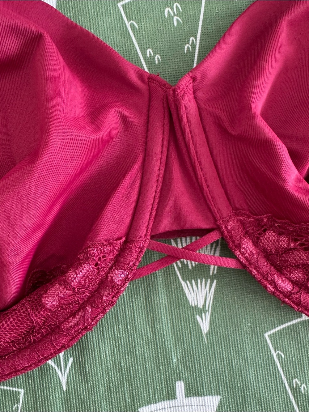 Lot of 2 Vanity Fair Radiant Full Coverage Underwire Bras 40DDD Magenta Red - Picture 8 of 16